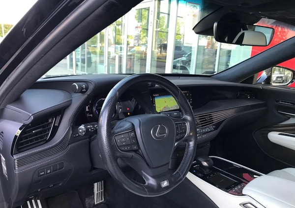 Lexus LS cena 250000 przebieg: 117800, rok produkcji 2017 z Hajnówka małe 742